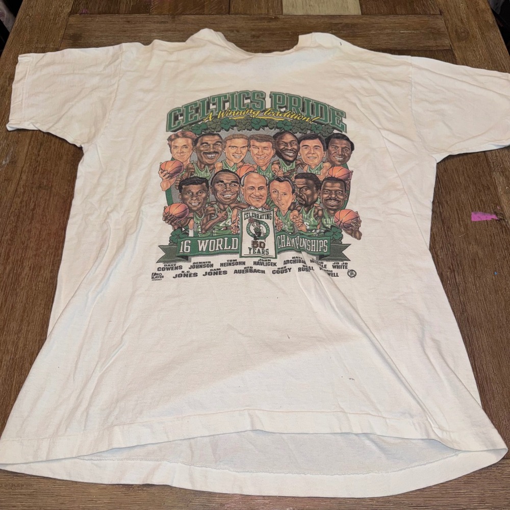 Fruit of the Loom Celtics Pride T-Shirt Mens XXL White Excellent Caricature NBA